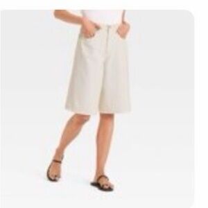 Universal Thread Cream High-Rise Bermuda Shorts, EUC